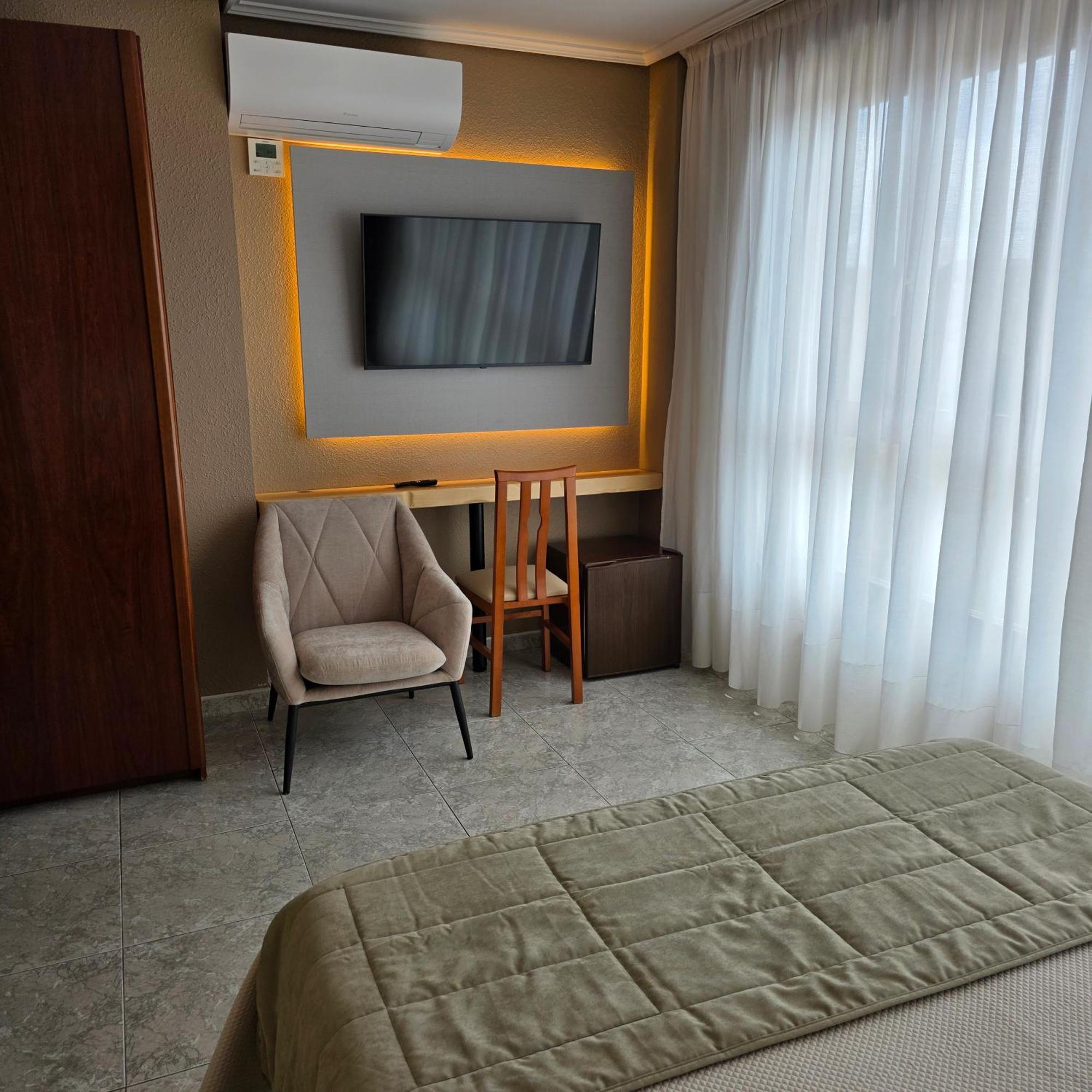 Hotel Gala Noja Extérieur photo
